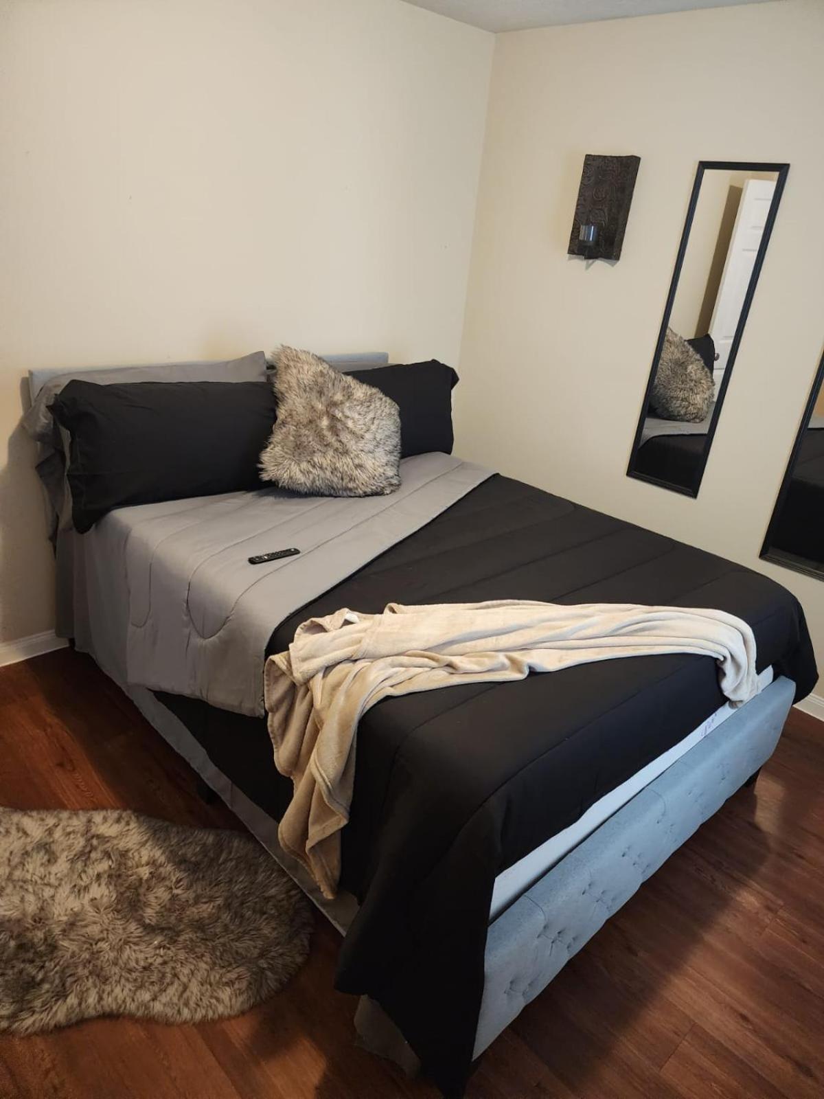 Laribond'S Place Houston Texas Room photo